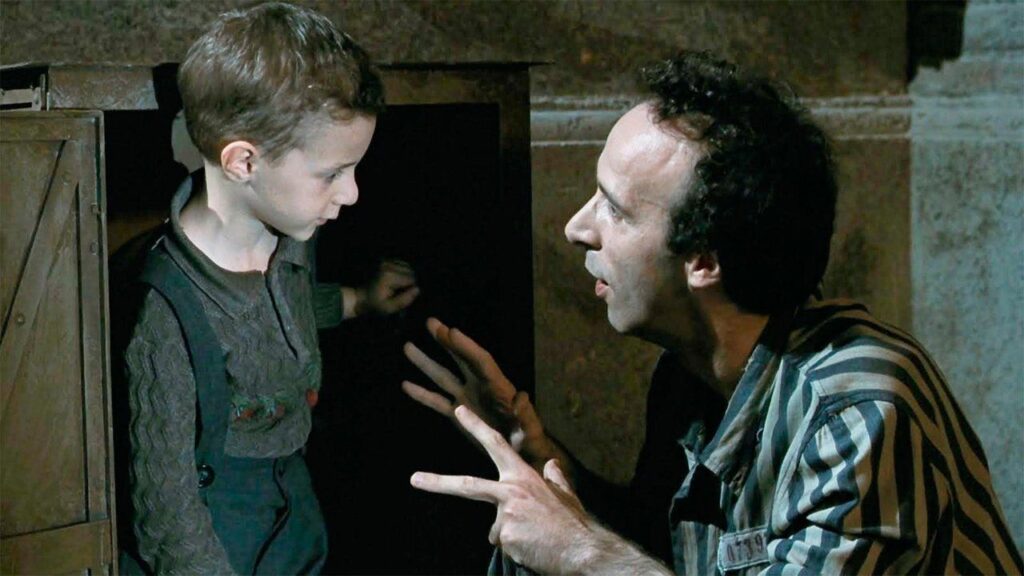 Кадр из фильма «Жизнь прекрасна (1997)»