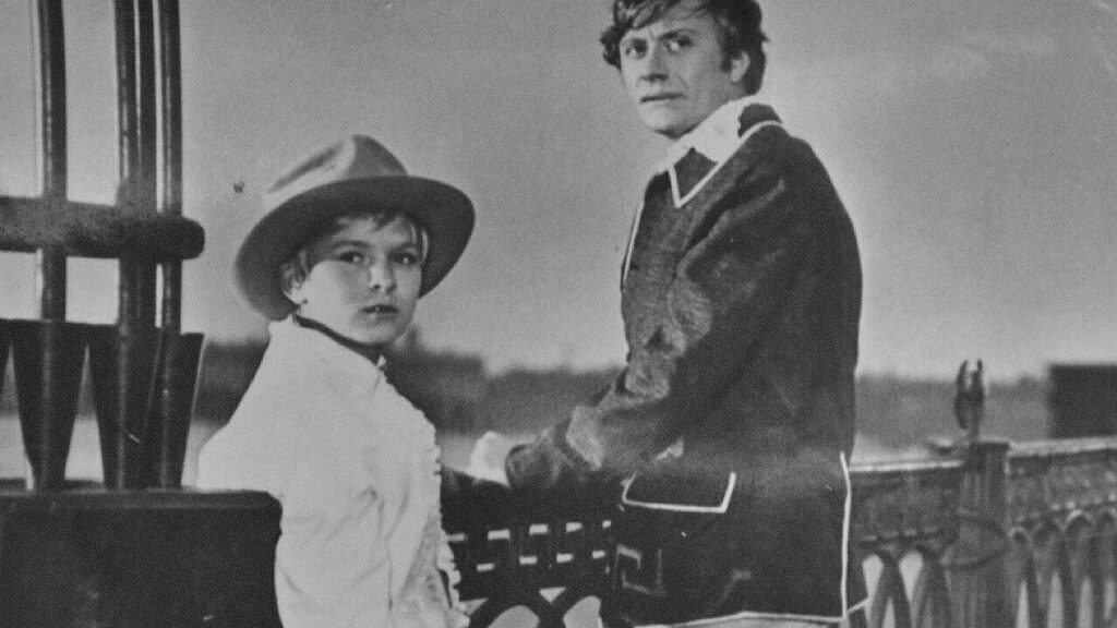 Кадр из фильма «Достояние республики (1972)»