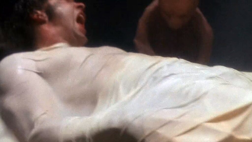 Кадр из фильма «Огонь в небе (1993)»