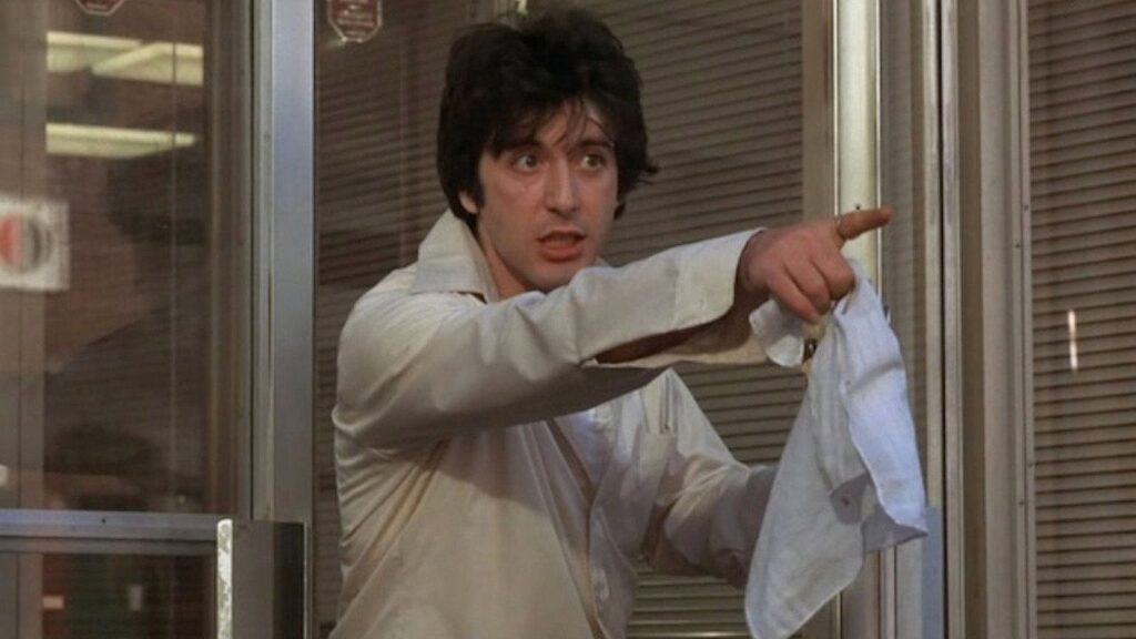 Кадр из фильма «Собачий полдень (1975)»
