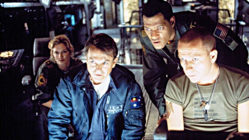 Кадр из фильма «Сквозь горизонт (1997)»