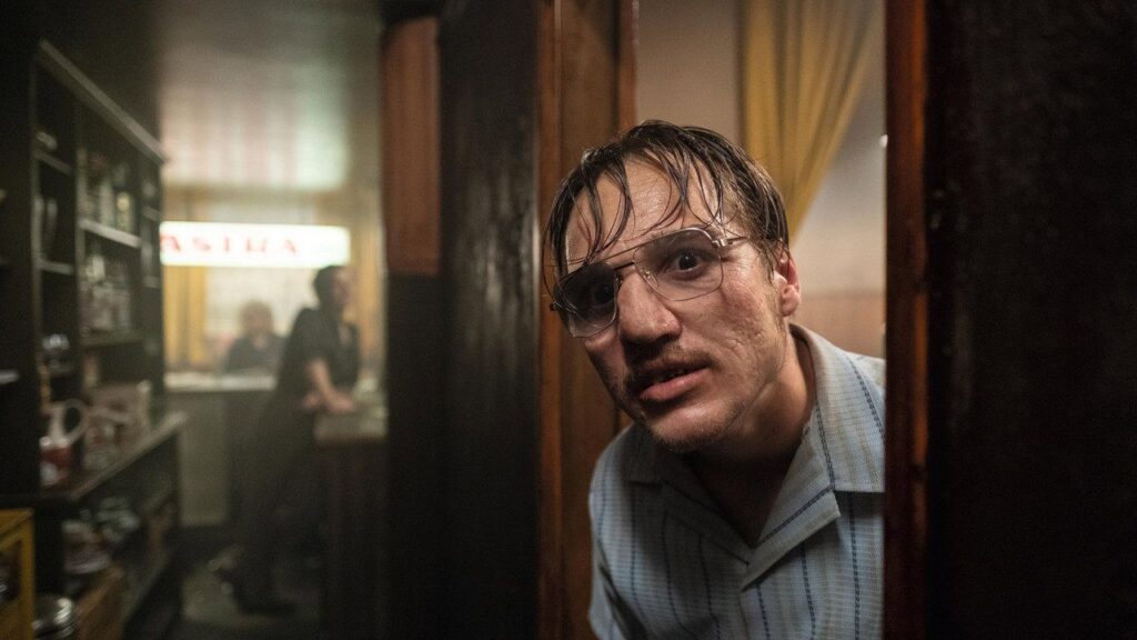 Кадр из фильма «Золотая перчатка (2019)»