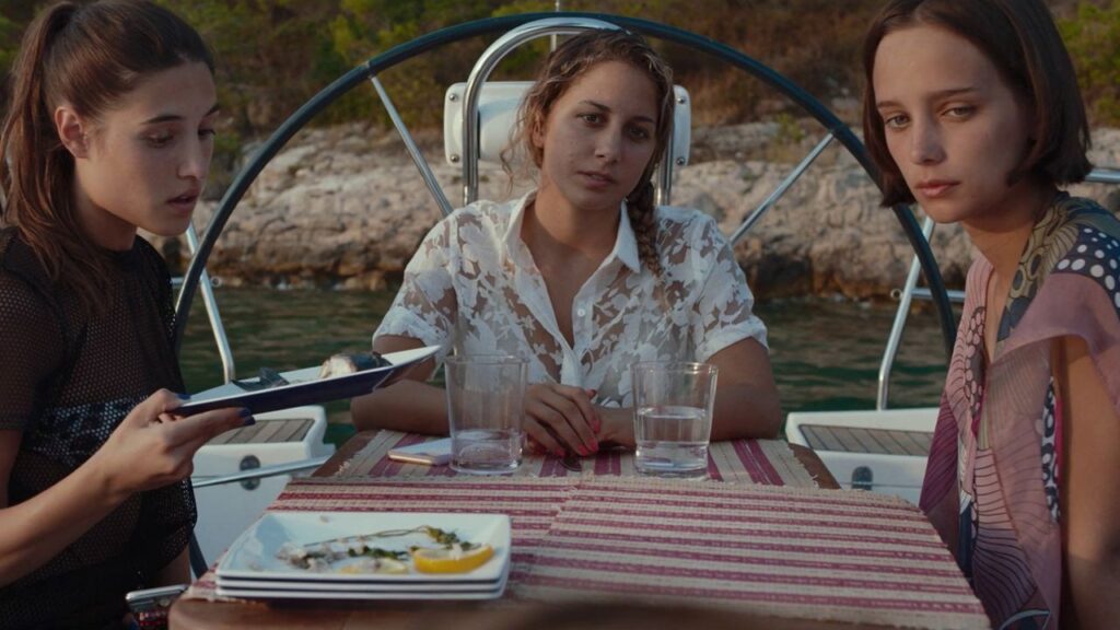 Кадр из фильма «Убрать лайк (2019)»