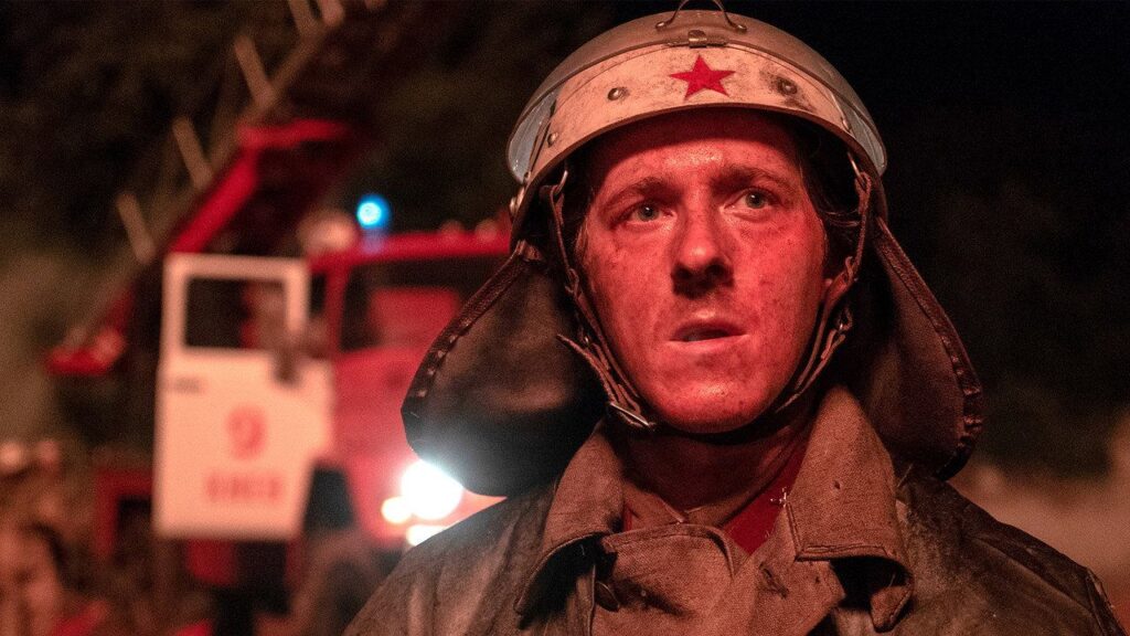 Кадр из фильма «Чернобыль (2019)»